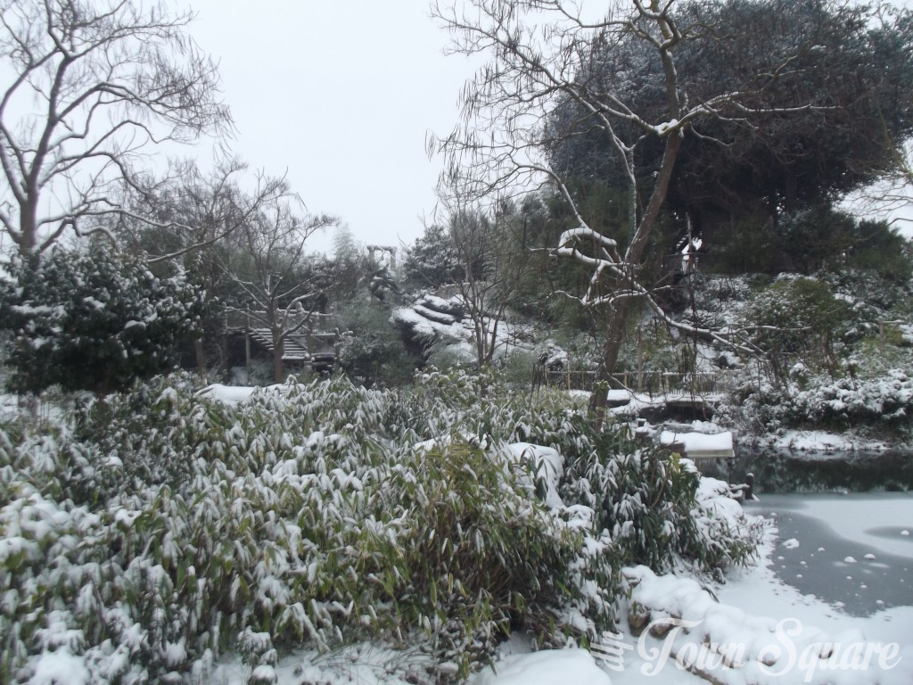 Adventureland at Disneyland Paris in the snow