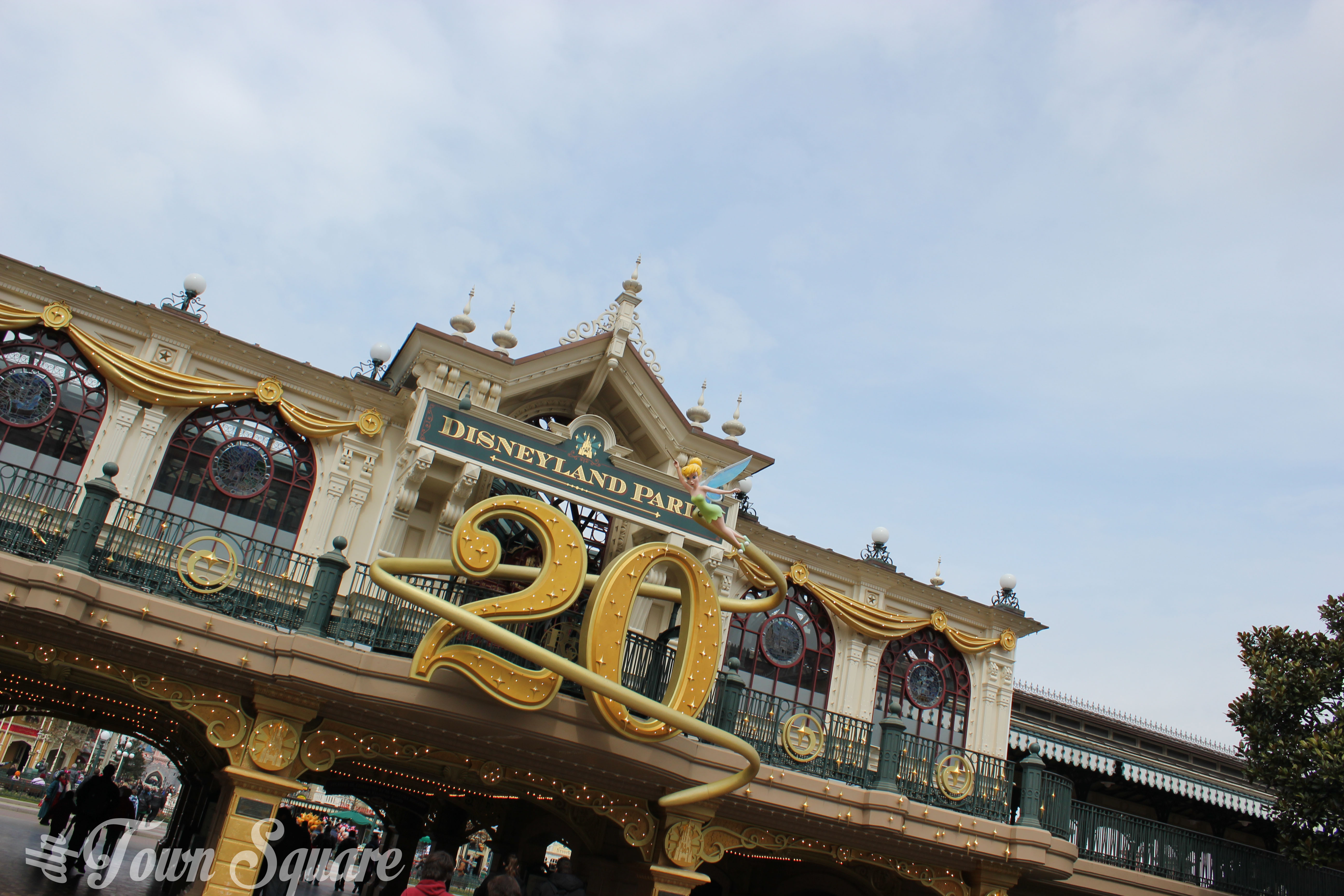 Main Street Station decorated for the 20th Anniversary