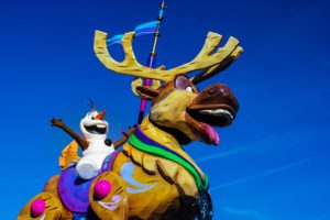 Olaf and Sven in Disney Stars on Parade at Disneyland Paris